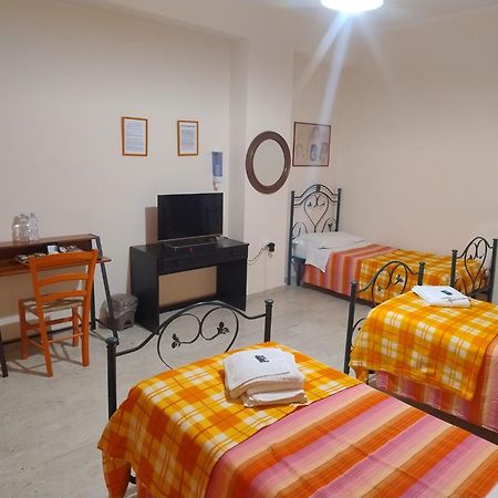 L'Attico Affittacamere B&B كاتانزارو المظهر الخارجي الصورة