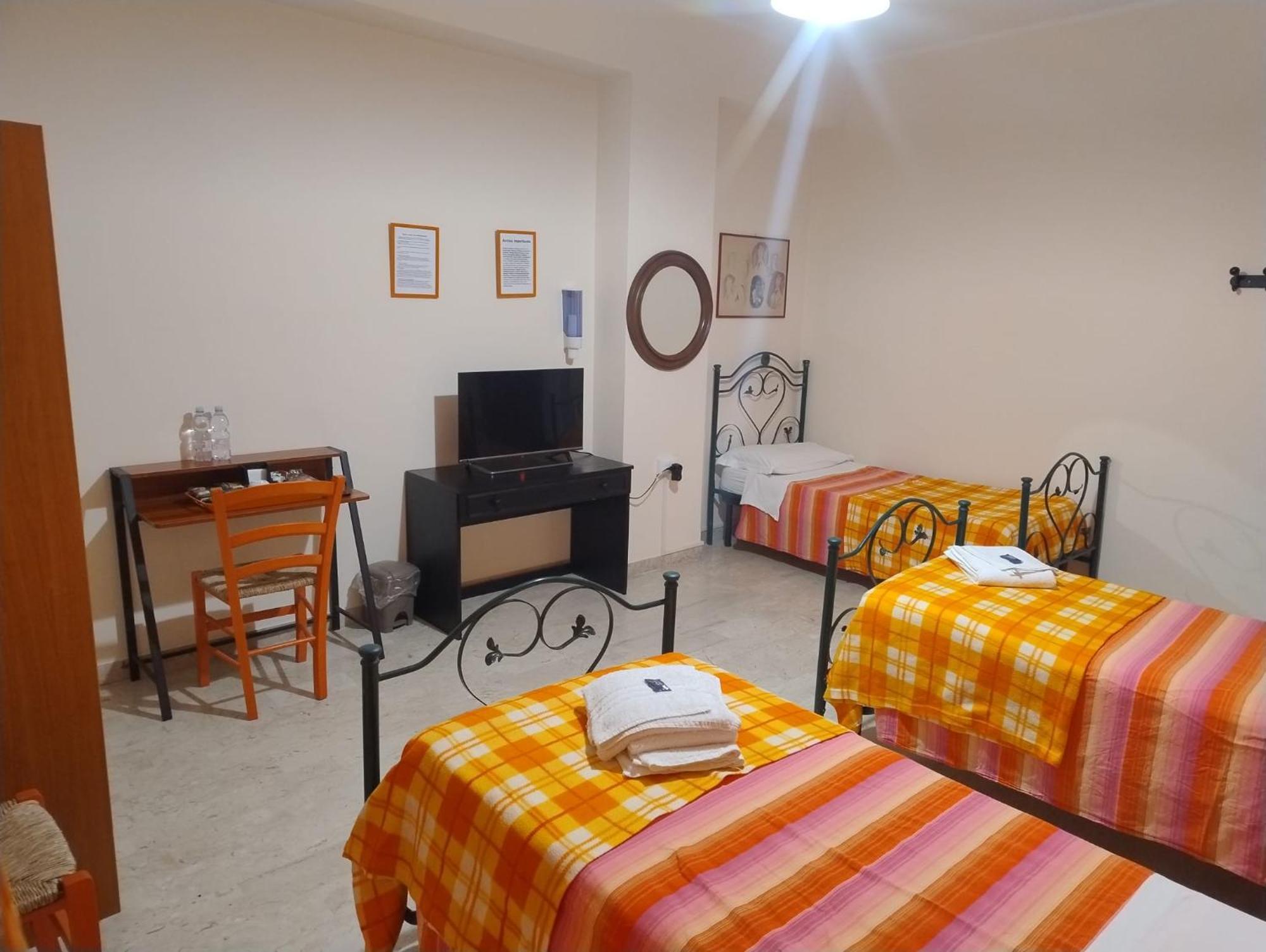 L'Attico Affittacamere B&B كاتانزارو المظهر الخارجي الصورة