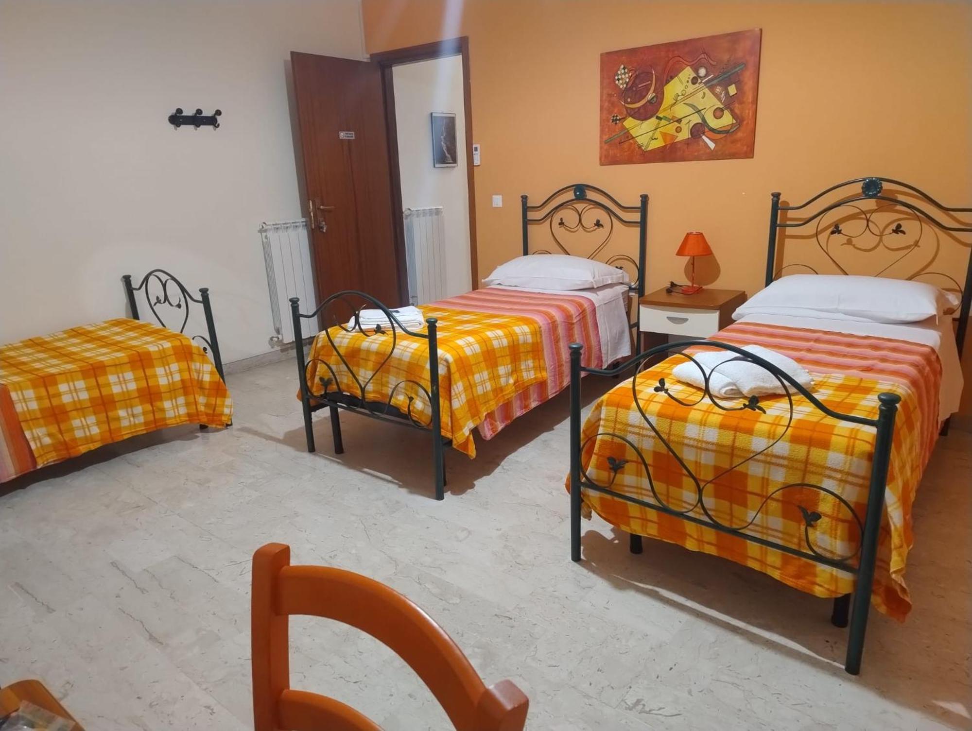 L'Attico Affittacamere B&B كاتانزارو المظهر الخارجي الصورة
