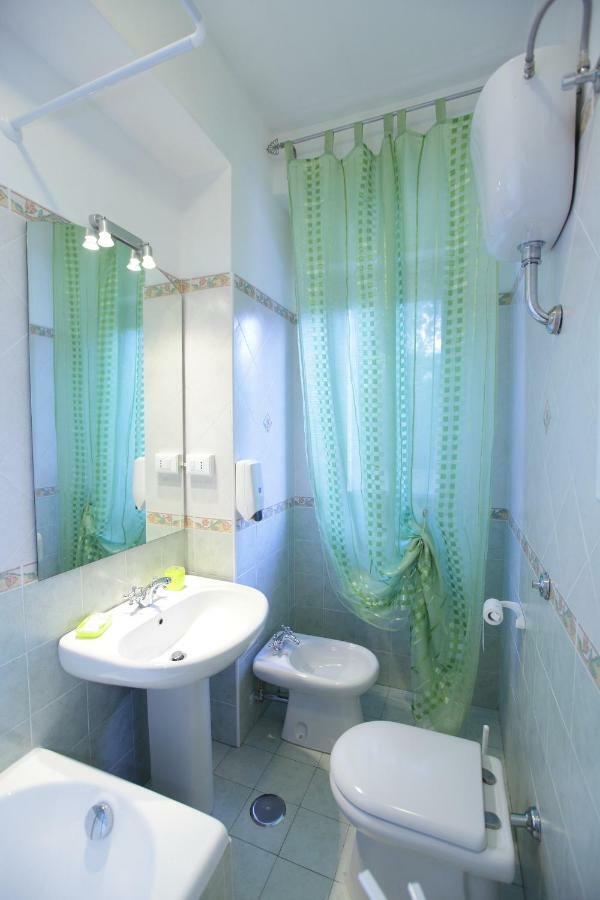 L'Attico Affittacamere B&B كاتانزارو المظهر الخارجي الصورة