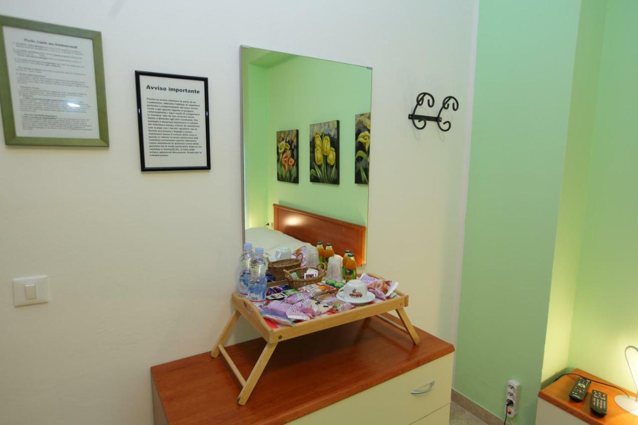 L'Attico Affittacamere B&B كاتانزارو المظهر الخارجي الصورة
