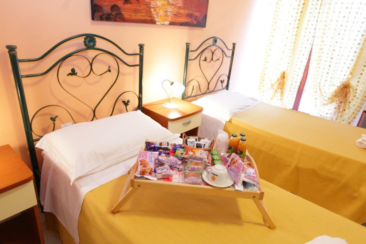 L'Attico Affittacamere B&B كاتانزارو المظهر الخارجي الصورة