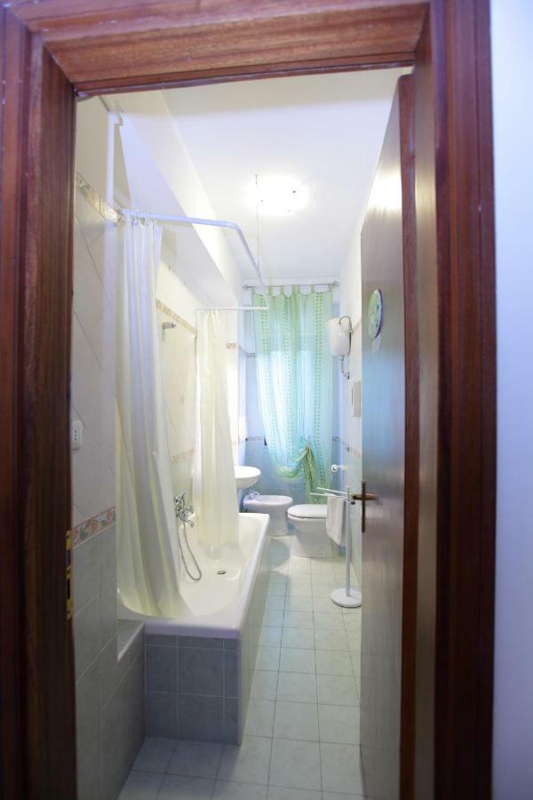 L'Attico Affittacamere B&B كاتانزارو المظهر الخارجي الصورة