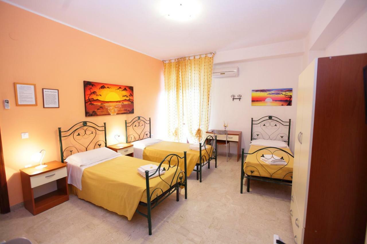 L'Attico Affittacamere B&B كاتانزارو المظهر الخارجي الصورة