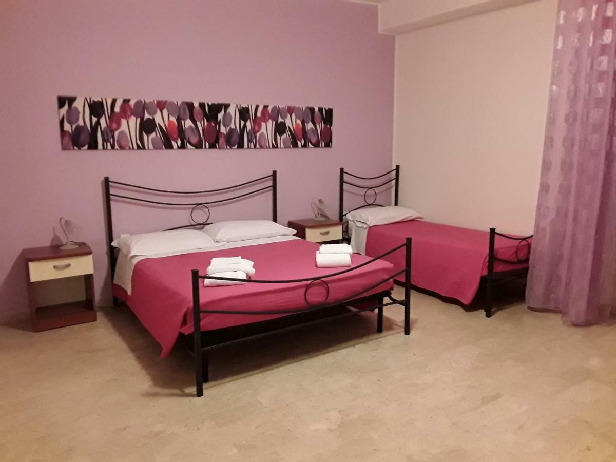 L'Attico Affittacamere B&B كاتانزارو المظهر الخارجي الصورة